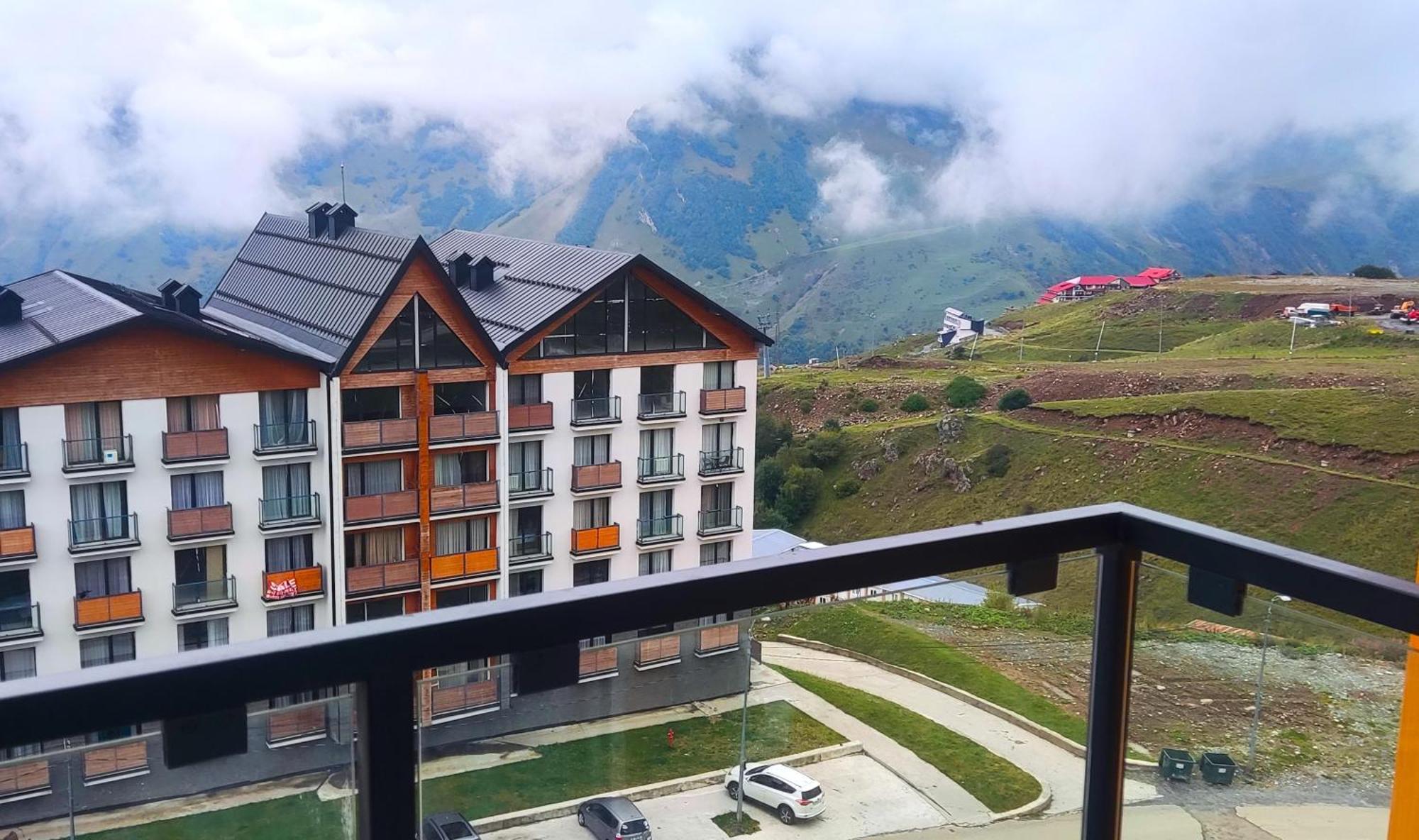 Four Seasons - New Gudauri Aparthotel Ngoại thất bức ảnh