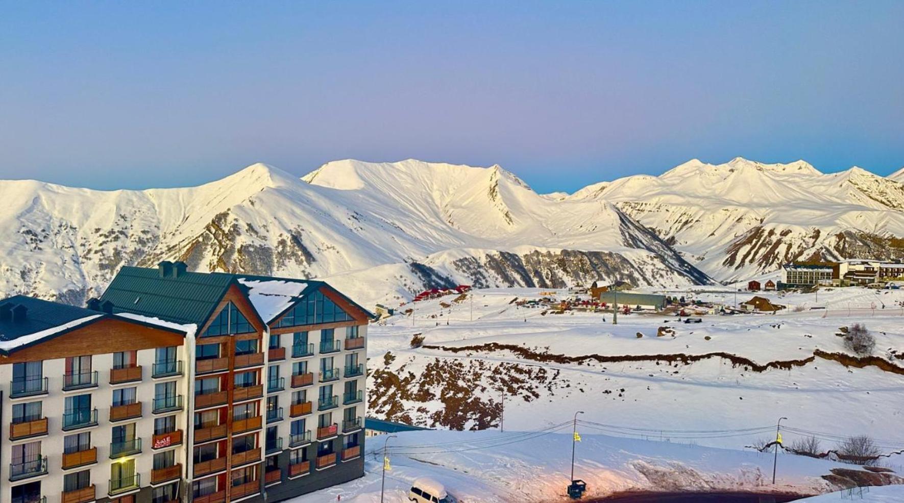 Four Seasons - New Gudauri Aparthotel Ngoại thất bức ảnh